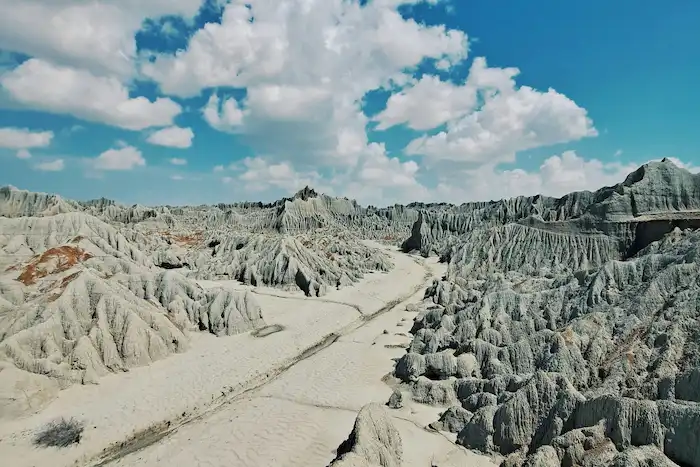 Travel guide image 4